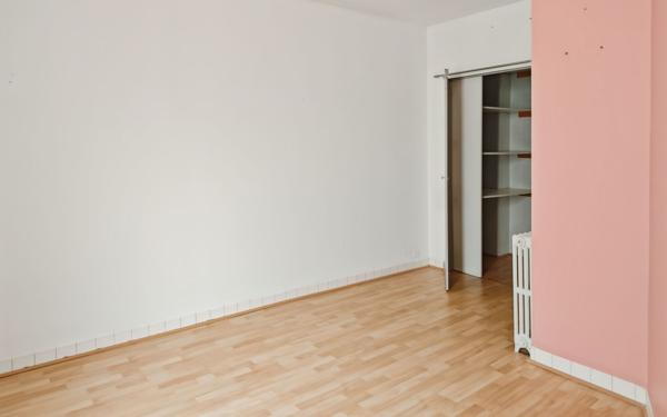 Maison à louer    4 pièces •  Saint-Léon-sur-l'Isle