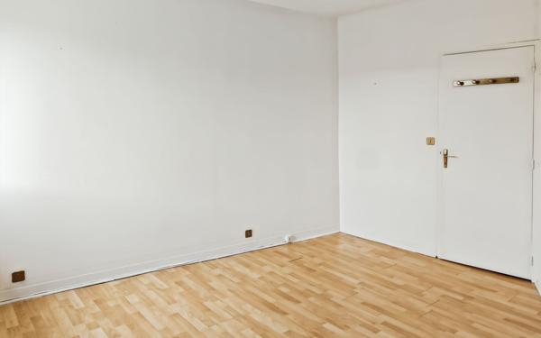 Maison à louer    4 pièces •  Saint-Léon-sur-l'Isle