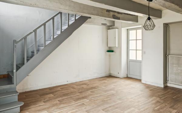 Maison à louer    4 pièces •  Saint-Léon-sur-l'Isle