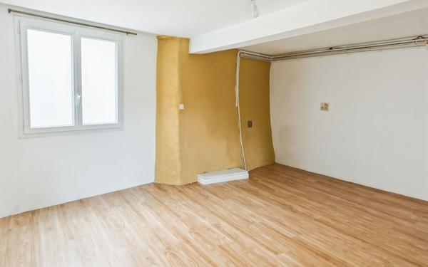 Maison à louer    4 pièces •  Saint-Léon-sur-l'Isle