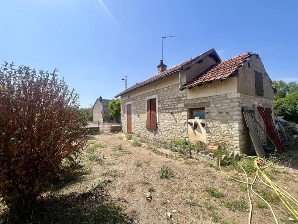 Une maison rénovée avec goût, prête à accueillir vos projets.