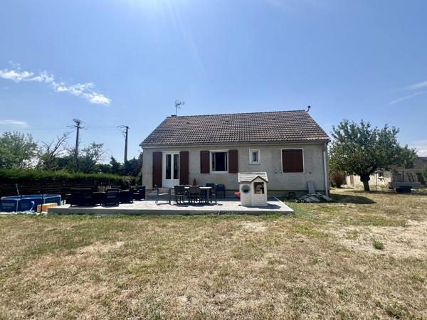 Une maison rénovée avec goût, prête à accueillir vos projets.