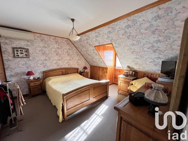 Longère 8 pièces de 217 m² à Chalmoux (71140)