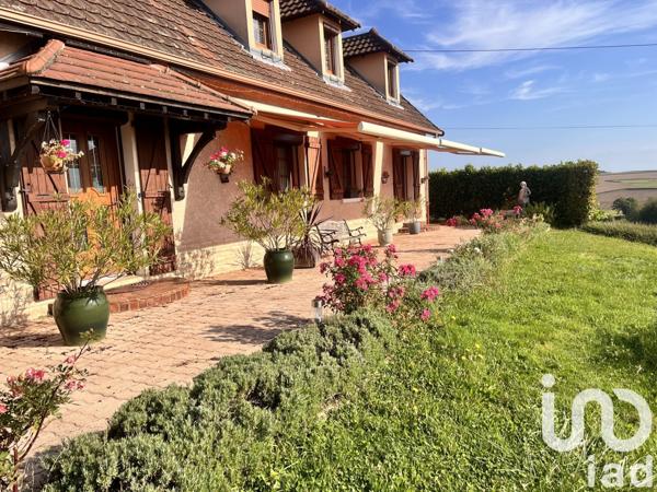 Longère 8 pièces de 217 m² à Chalmoux (71140)