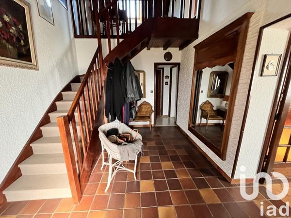 Longère 8 pièces de 217 m² à Chalmoux (71140)