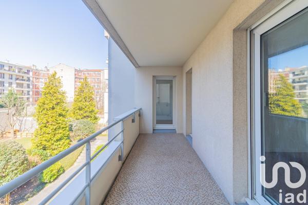Appartement 2 pièces de 49 m² à Montrouge (92120)