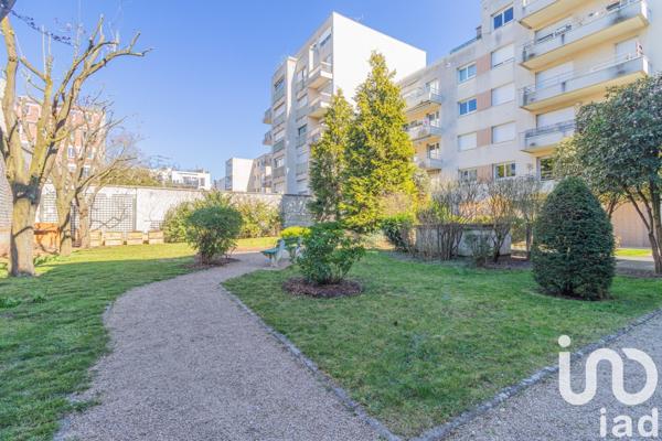 Appartement 2 pièces de 49 m² à Montrouge (92120)