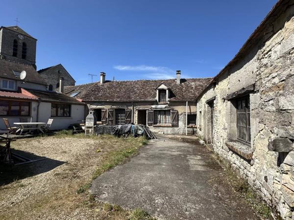 Ensemble de 2 maisons à rénover au cœur du village d’ECUELLES (MORET-LOING-ET-ORVANNE)