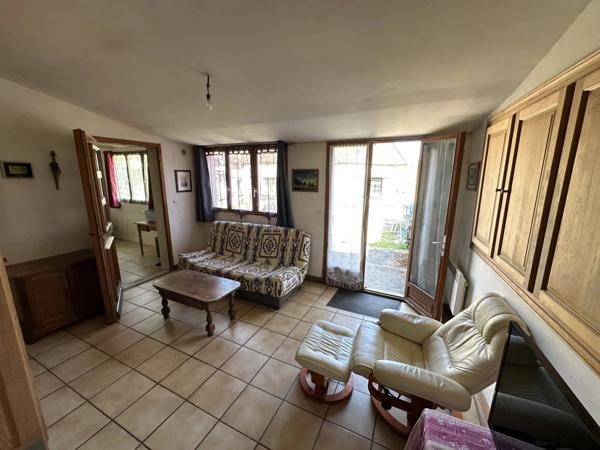 Ensemble de 2 maisons à rénover au cœur du village d’ECUELLES (MORET-LOING-ET-ORVANNE)