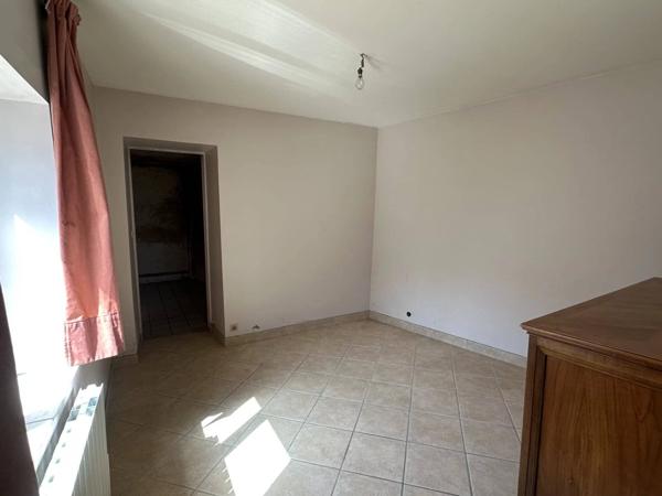 Ensemble de 2 maisons à rénover au cœur du village d’ECUELLES (MORET-LOING-ET-ORVANNE)