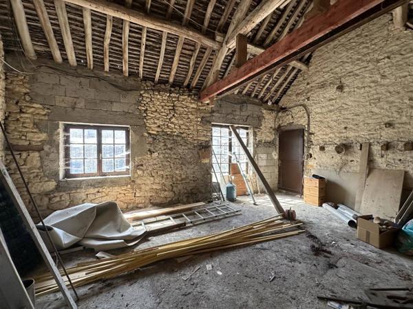 Ensemble de 2 maisons à rénover au cœur du village d’ECUELLES (MORET-LOING-ET-ORVANNE)