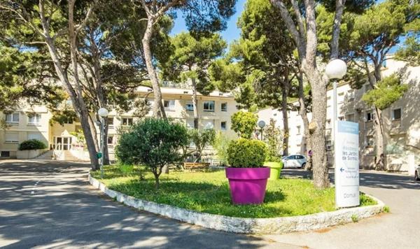 INVESTISSEMENT LOCATIF  MARSEILLE 9EME ARRONDISSEMENT - Résidence Ehpad les Jardins de Sormiou -  5.71%  de rentabilité.