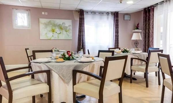 INVESTISSEMENT LOCATIF  MARSEILLE 9EME ARRONDISSEMENT - Résidence Ehpad les Jardins de Sormiou -  5.71%  de rentabilité.