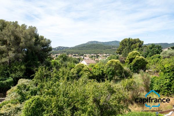 La Seyne sur mer/proche Six fours Villa de 100m2 au calme, piscine, garage, belle vue.