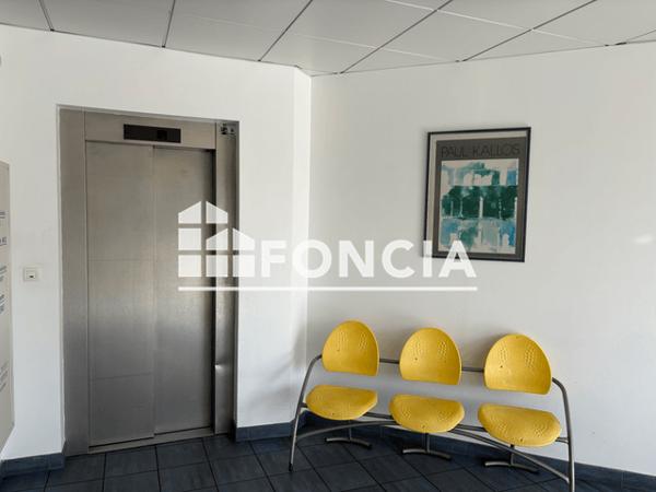 Location Local commercial 1 pièce - Mont Saint Aignan 76130
