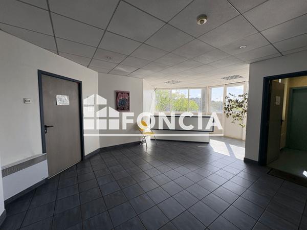 Location Local commercial 1 pièce - Mont Saint Aignan 76130