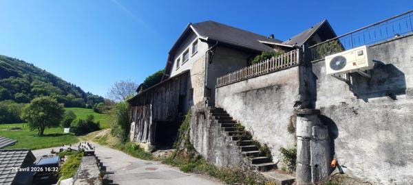 Maison Chilly 5 pièce(s) 114.39 m² Hab (463 m2 au sol).