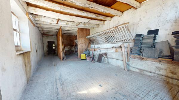 Maison Chilly 5 pièce(s) 114.39 m² Hab (463 m2 au sol).
