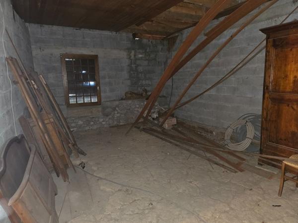 Maison Chilly 5 pièce(s) 114.39 m² Hab (463 m2 au sol).