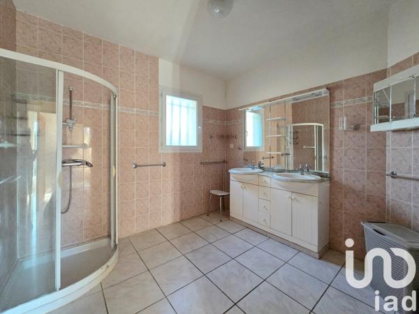 Maison à vendre 6 pièces 146 m² Rochefort-du-Gard