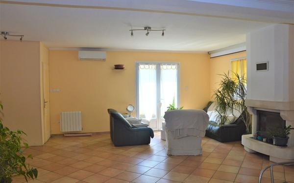 Maison à vendre    9 pièces • 208 m2 Vernègues