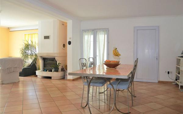 Maison à vendre    9 pièces • 208 m2 Vernègues