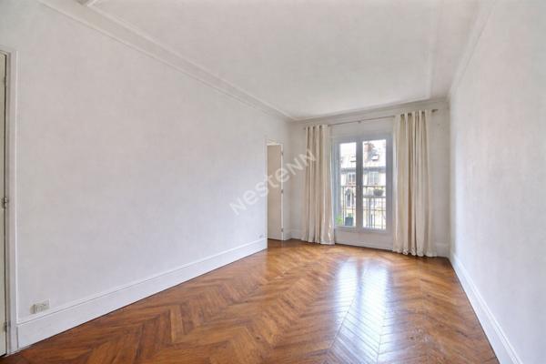 Appartement Paris 2/3 pièces de 47.90 m2 - 2 balcons