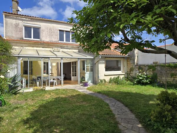 Maison 8 pièce(s) 6 chambre(s) 155 m²