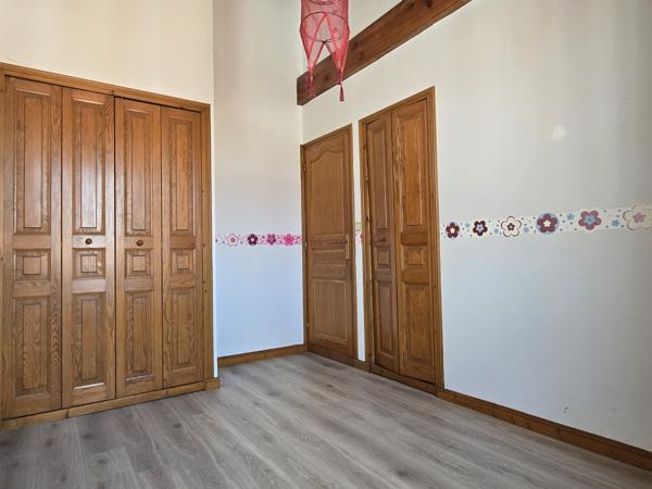 Maison 8 pièce(s) 6 chambre(s) 155 m²