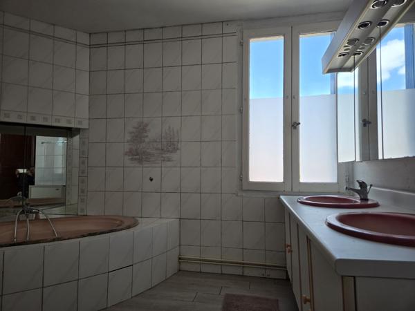 Maison 8 pièce(s) 6 chambre(s) 155 m²