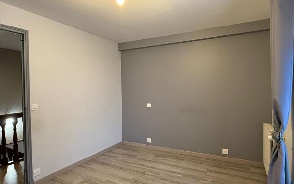 Maison à vendre    6 pièces • 160 m2 Jouy-le-Châtel