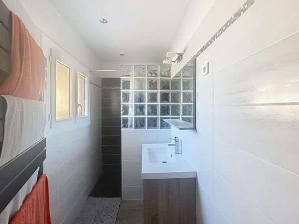 A VENDRE MARSEILLE 13014  SAINTE-MARTHE MAISON T3/4 TERRASSE JARDIN