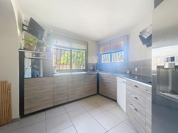 A VENDRE MARSEILLE 13014  SAINTE-MARTHE MAISON T3/4 TERRASSE JARDIN