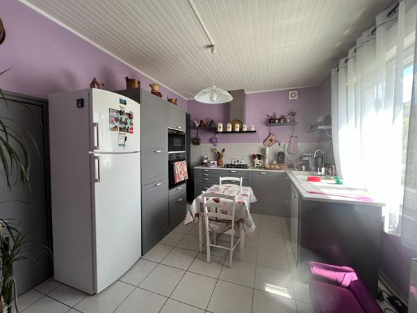 PONT DE CHERUY - Maison 3 pièces -  dépendance - Garage