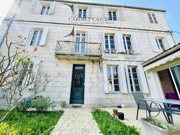 MAISON DE VILLE -  Saintes Rive Gauche (réf.11520)