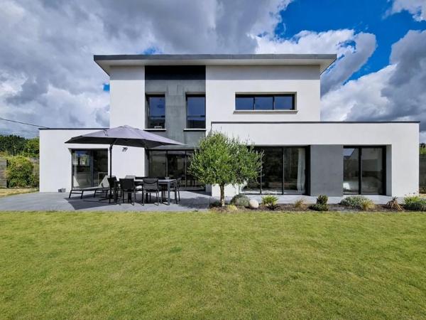 LANESTER : Superbe maison contemporaine située dans un dans quartier recherché