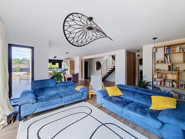 LANESTER : Superbe maison contemporaine située dans un dans quartier recherché