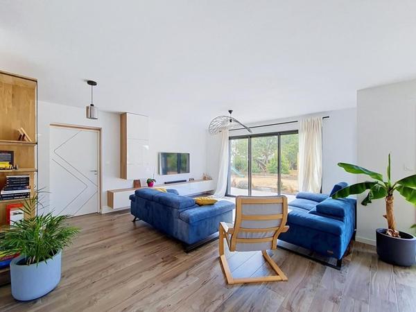 LANESTER : Superbe maison contemporaine située dans un dans quartier recherché