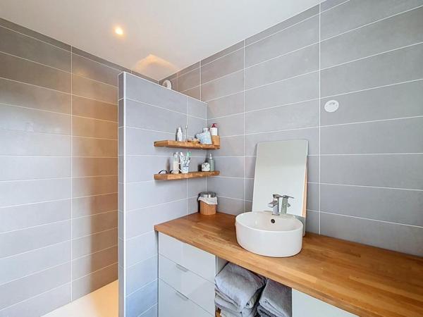LANESTER : Superbe maison contemporaine située dans un dans quartier recherché