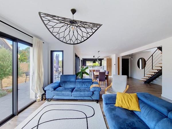 LANESTER : Superbe maison contemporaine située dans un dans quartier recherché