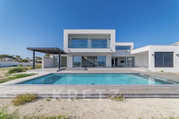 Villa d'exception en première ligne sur la plage