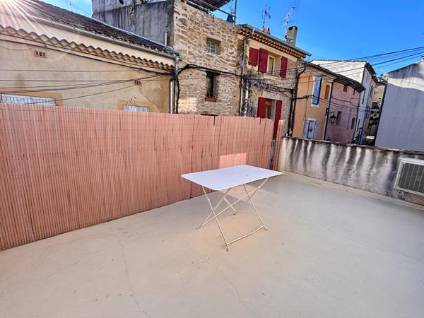 Appartement centre Lambesc avec terrasse