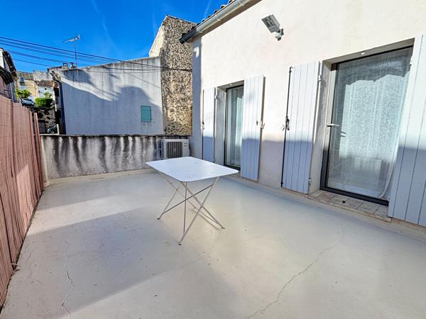 Appartement centre Lambesc avec terrasse