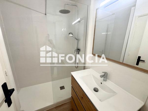 Location Appartement 3 pièces 50 m² - 360 AVENUE AMIRAL KRANTZ Toulon 83100