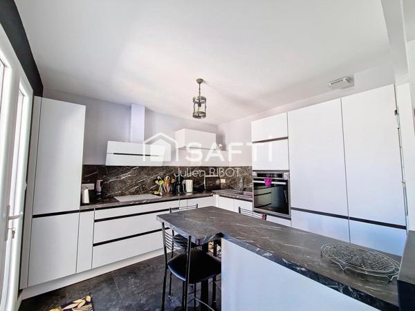 Maison T5 4 chambres 117 m² piscine