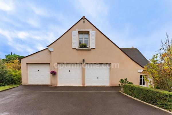 SAINT-PRIX, VAL D’OISE (95) : Propriété de 230 m² habitables (255 m² au sol) - 9 pièces principales - 7 chambres - 3 garages – Piscine – Préau – Abri de jardin - Cave – Parcelle de 1 656 m²