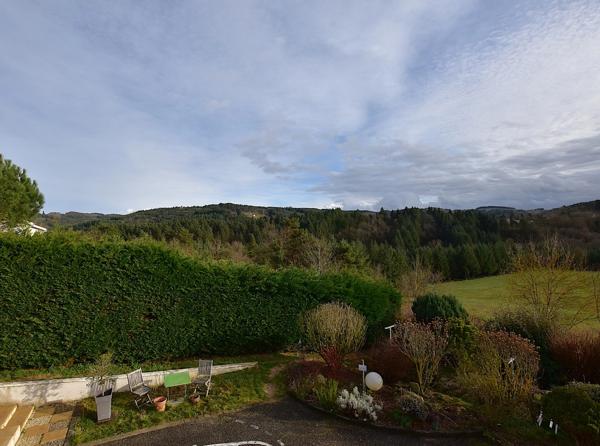 Maison familiale 140 m² avec piscine – Cadre verdoyant et vue dégagée LA CHAPELLE D'AUREC (43)