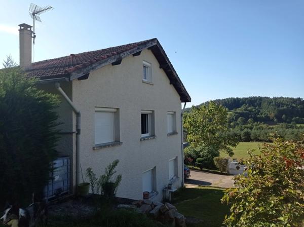 Maison familiale 140 m² avec piscine – Cadre verdoyant et vue dégagée LA CHAPELLE D'AUREC (43)
