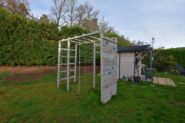 Maison familiale 140 m² avec piscine – Cadre verdoyant et vue dégagée LA CHAPELLE D'AUREC (43)