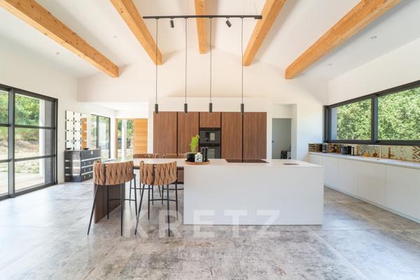 PROCHE AIX-EN-PROVENCE I VILLA CONTEMPORAINE DE PLAIN-PIED AU FORT POTENTIEL